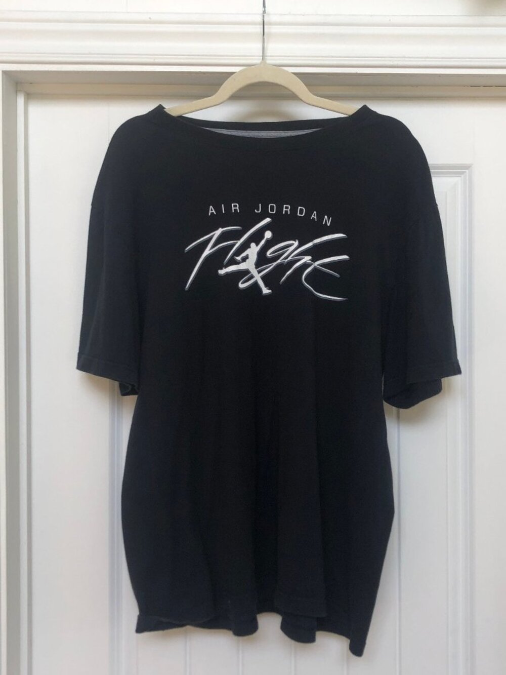 Vintage Michael Jordan Flight T-Shirt: Chicago Bulls Black Tee (XL)